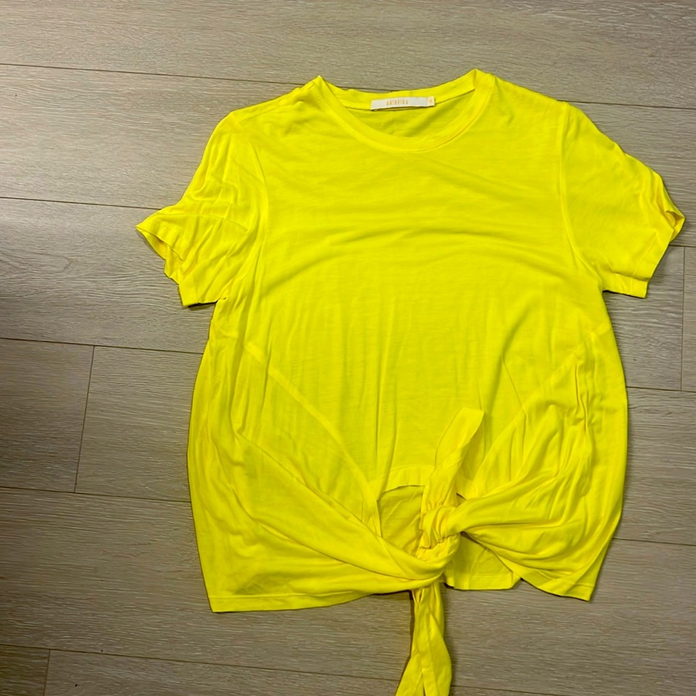Cute yellow shirt